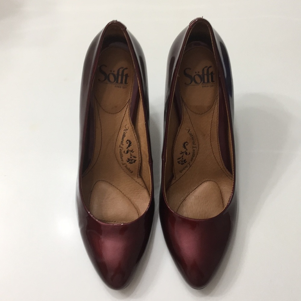 SOFFT Burgundy Patent Leather Heels Size 7